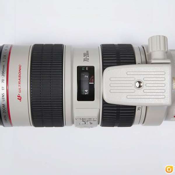 Canon EF 70-200mm f/2.8L IS USM (90% new)