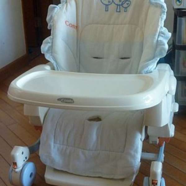 Combi Rashule High Chair  BB 嬰兒 搖床 餐椅 連2椅套