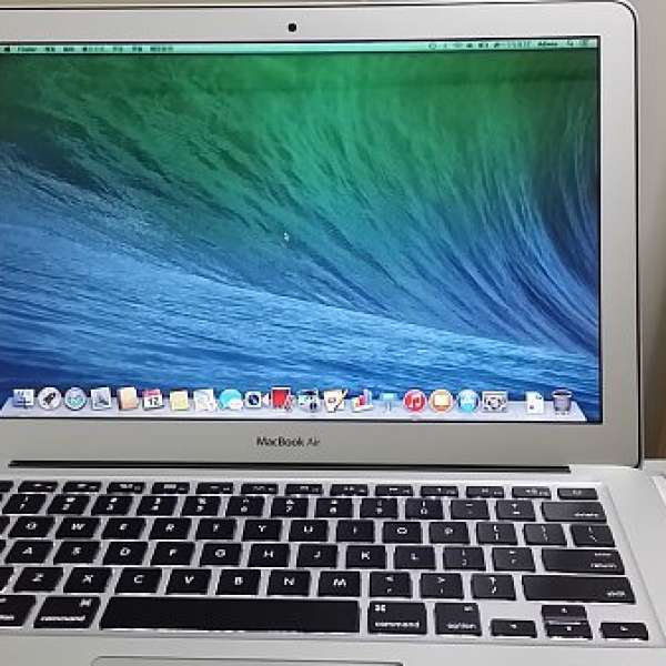 Mac Air 13"  2014年5月買 有單有盒 95% NEW 冇花
