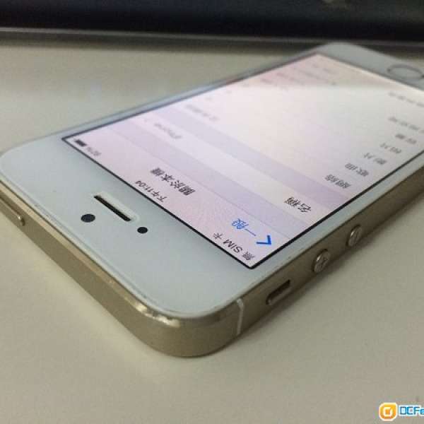    iphone 5s 金色16GB 水貨,無鎖版 ,可用任何台,3G/4G/LTE-同行貨一樣.