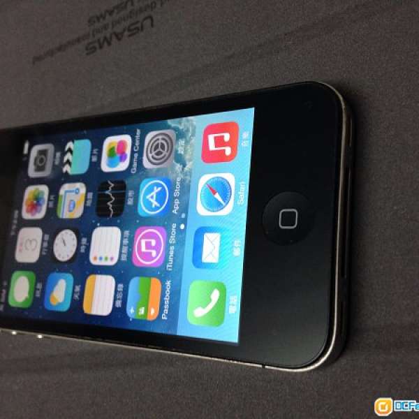 出售新淨 黑色香港行貨iPhone4s. 32gb