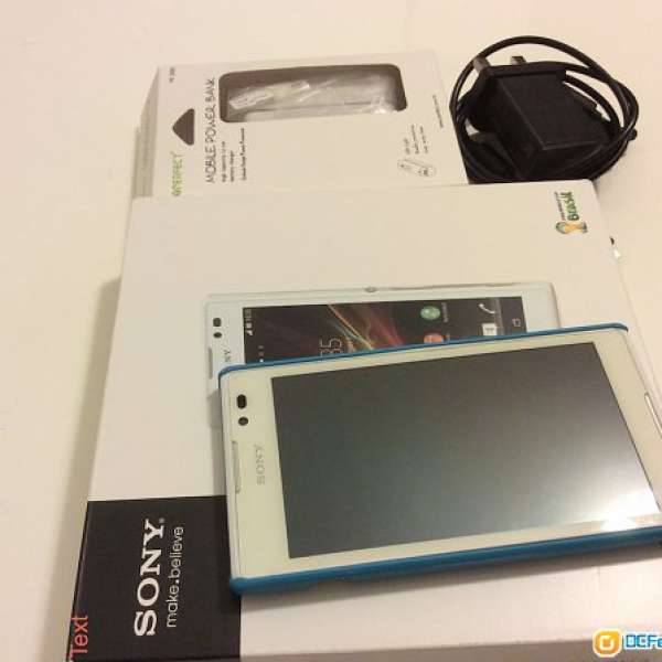 Sony Xperia C (white)  with charger and power bank