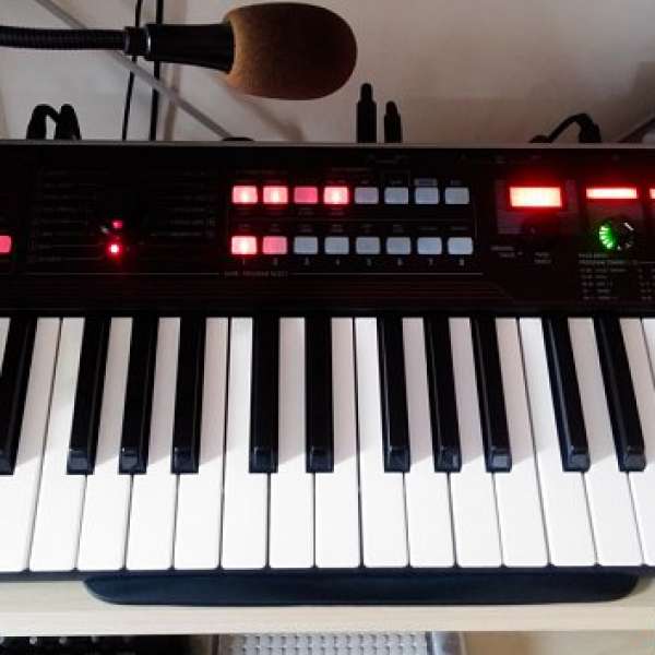 Korg R3  synthesizer vocoder