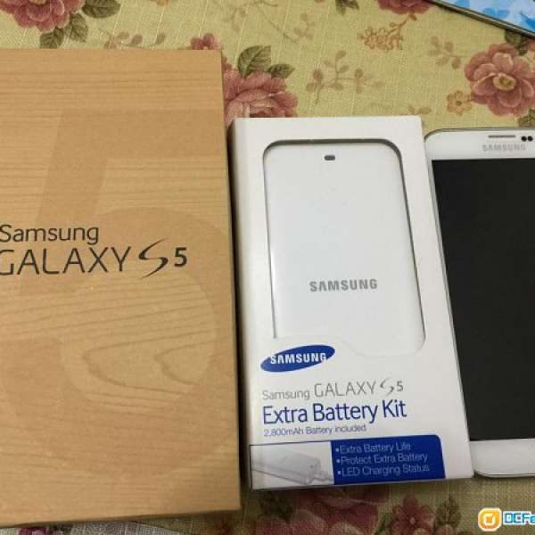 [極低價出售] Samsung Galaxy S5 白色連Extra Battery Kit