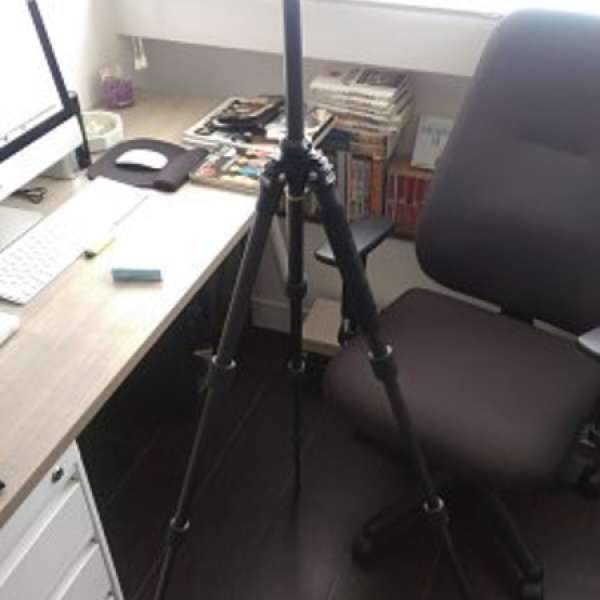 90%New Benro Light Weight Carbon Tripod with Ball Head