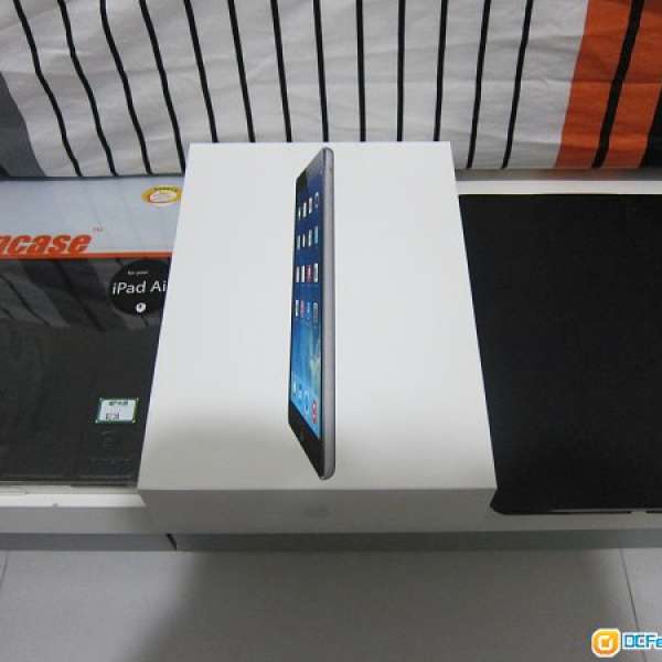 95% New Apple IPad Air 一代 黑色全套 連smart cover 32gb