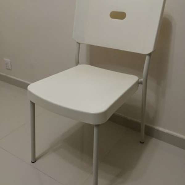 IKEA 椅 2 張 (藍田麗港城自取)