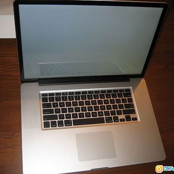 Macbook Pro 17 inch i7 CPU Late 2011 model 無花無凹