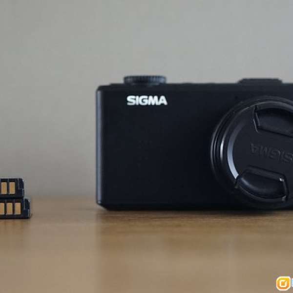 Sigma DP1M with accessories