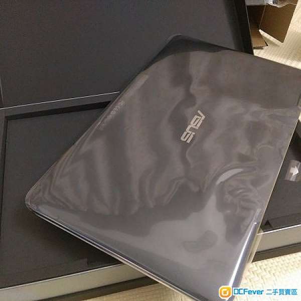 放售 99%新 Asus transformer book T300CHI-FL089H 平板電腦/變型notebook M-5Y71