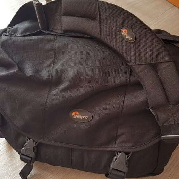 Lowepro Camera Bag stealth reporter 500AW