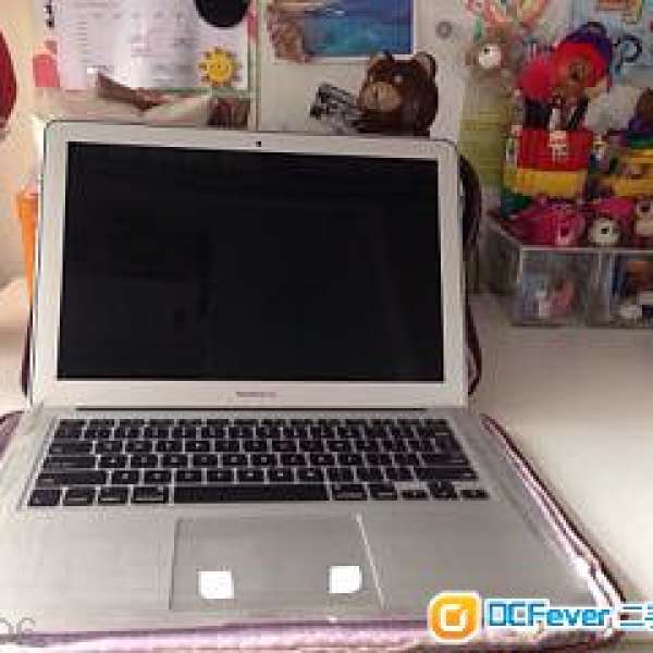 Macbook Air 13" i7 4G 256 Flash Storage (Mid 2011)