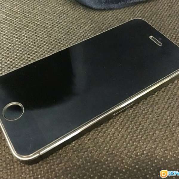 iPhone 5s 太空灰／黑色 32GB 港行（保養至 10 月 17 日）
