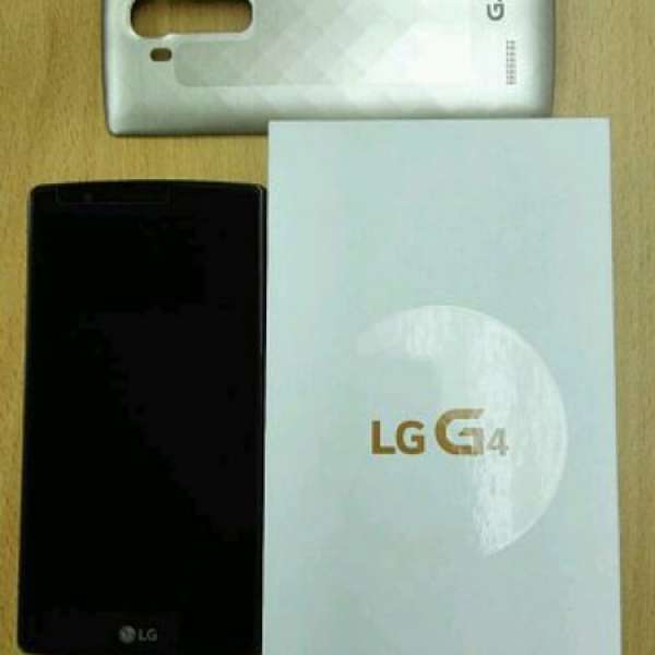 99%新LG G4 行貨，黑皮殼及金底殼。