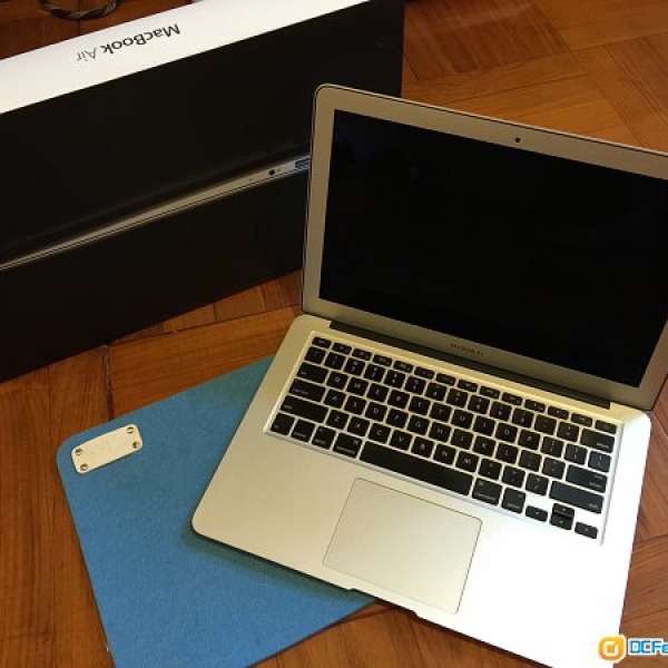 Macbook Air 13"  i5 1.7GHz, 128G SSD -Version Mid 2011