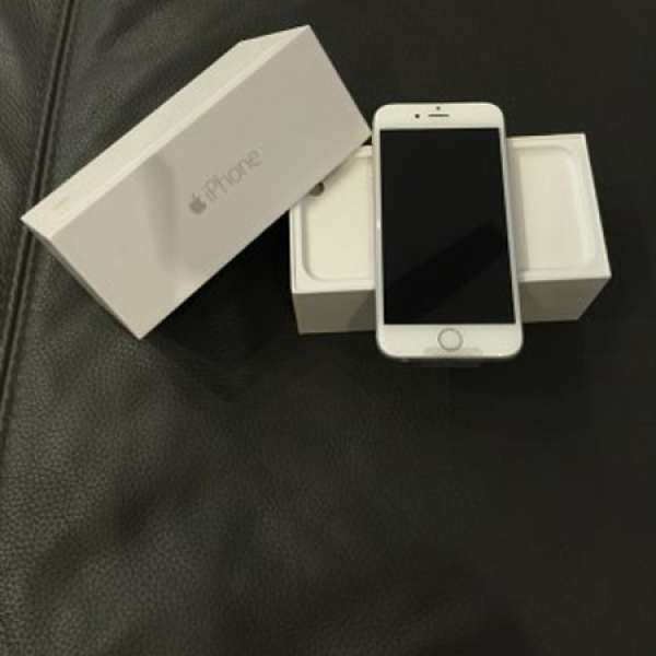 99.9 % new iphone 6 64G Silver with 3 months warranty