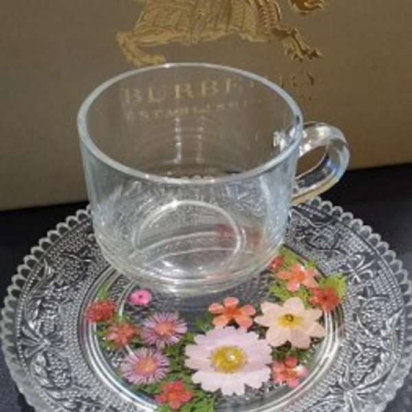 Burberry cup set