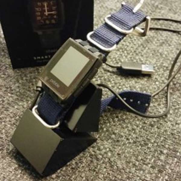 九成新 Pebble Steel with Steel Connect 包充電底座