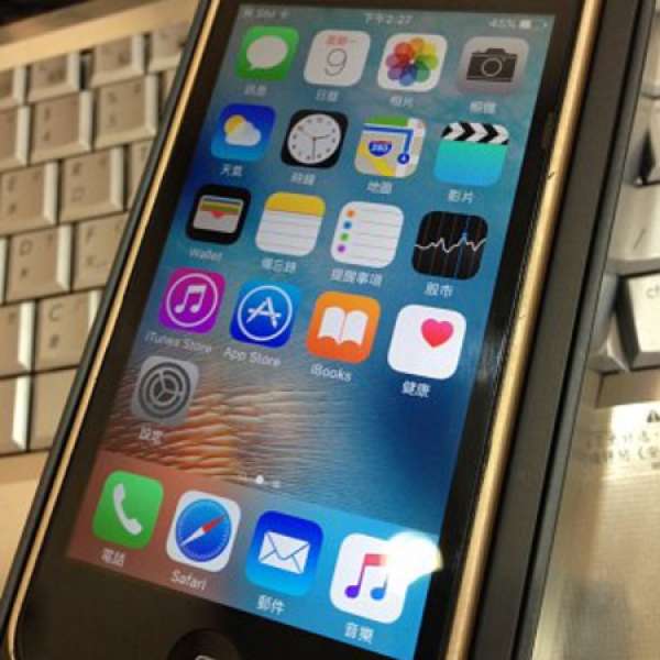 新淨港行黑色iPhone 5- 16GB