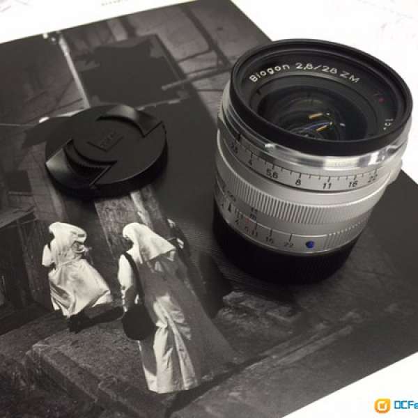 Zeiss Biogon T* 28mm f2.8 ZM  Silver  (for Leica M)