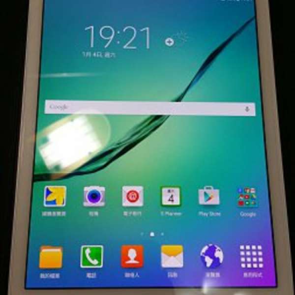 98%新行貨Samsung Tab S2 9.7" T815 4G版 (白色)，跟原裝机套已貼玻璃貼