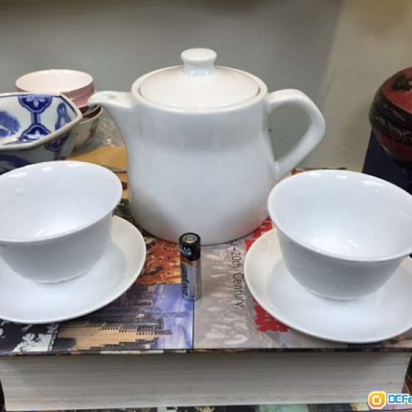 英國 DUDSON 大白陶瓷茶壺 + THAILAND 茶杯 + 杯碟 一套美觀