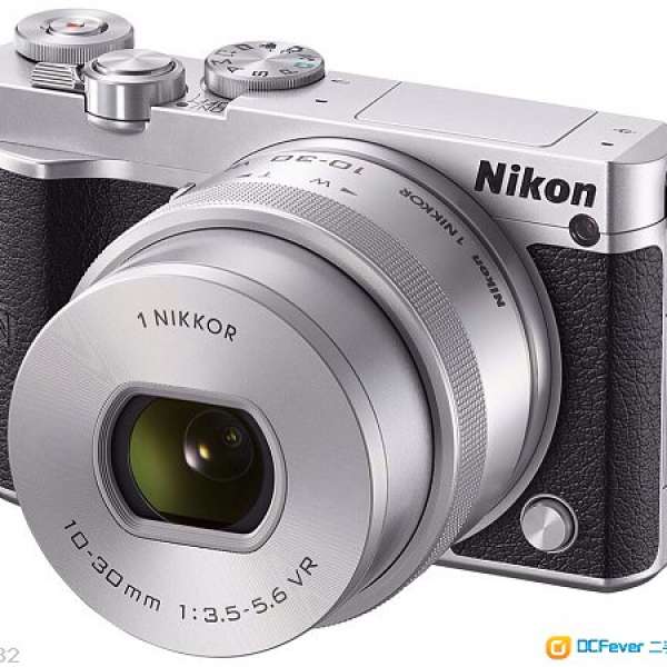 Nikon 1 銀黑J5 + 10-30mm
