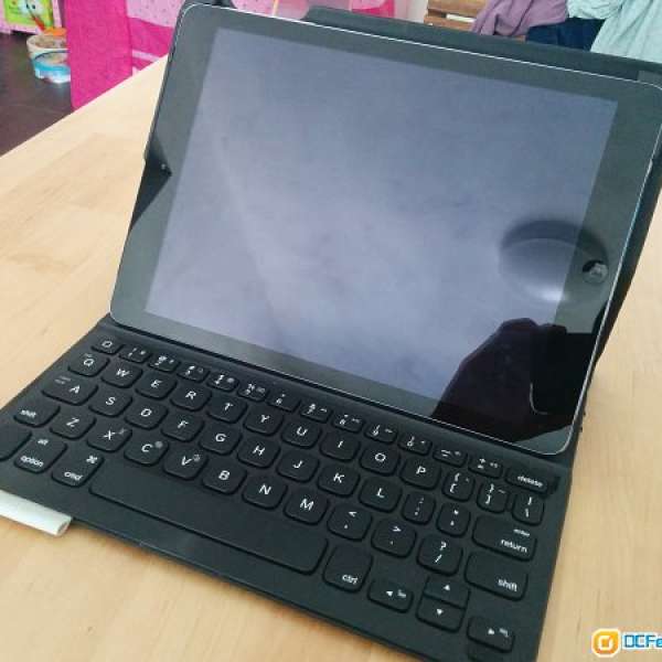 Logitech Ultrathin Keyboard Folio i5 (iPad Air)