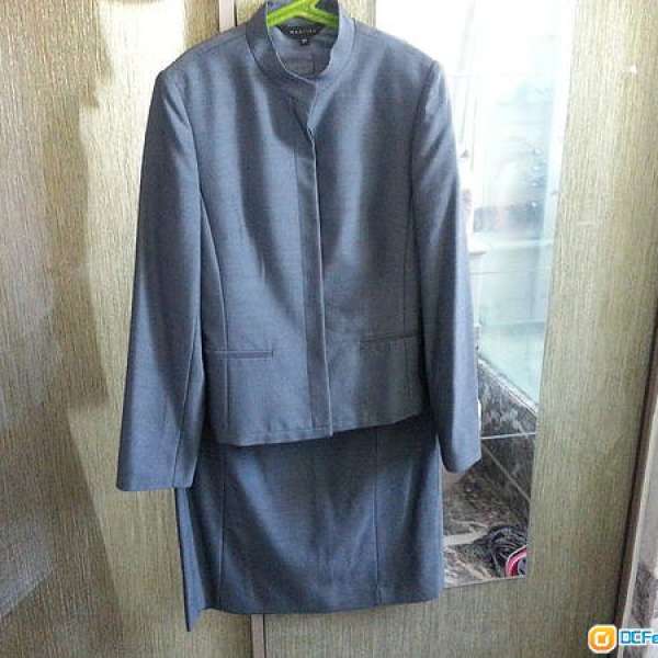 99 % new 名牌 Mastina 套裝 女裝 外套 加 蓋膝裙 Suit 38 碼