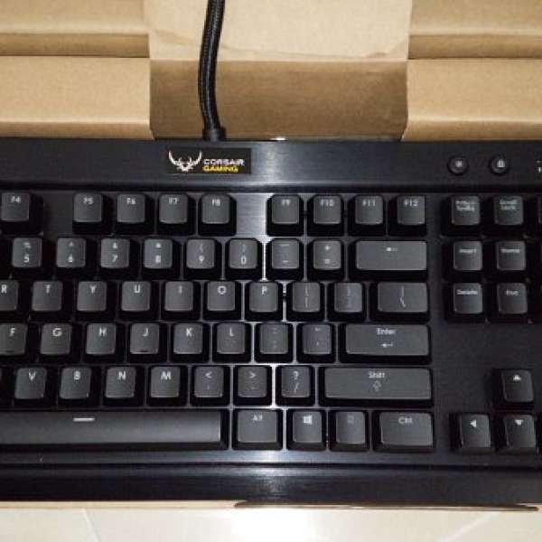 出售CORSAIR K70 RGB 紅軸機械鍵盤