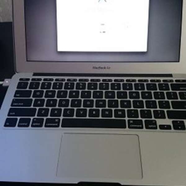 Apple MacBook Air 11" MD711ZP/B < 2014 Early > 95% New