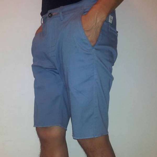 【全新】SLIM FIT 彈力短褲，散口褲管 ; 【全新、未剪牌、特價】實用多袋短褲