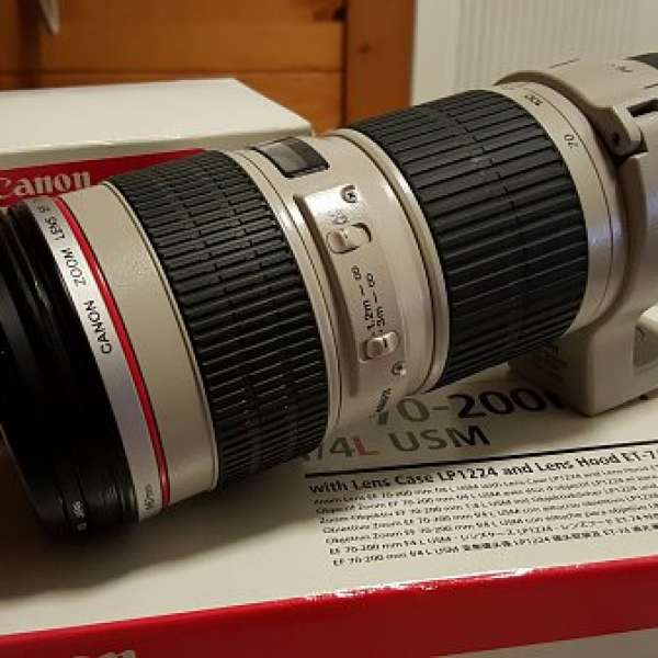 新淨 Canon 70-200 F4 Non is 連 Hoya pro 1 filter , 原裝腳架環