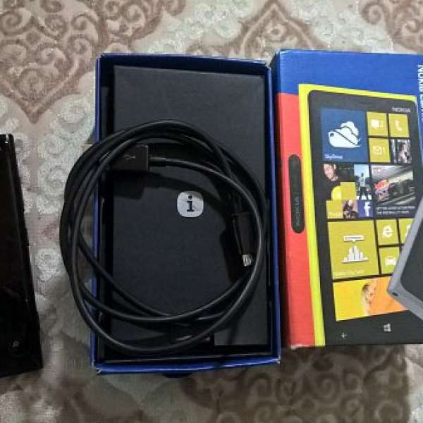 NOKIA Lumia 920 黑色 行貨 有盒 新舊如圖 可用其他物品換 歡迎詢問