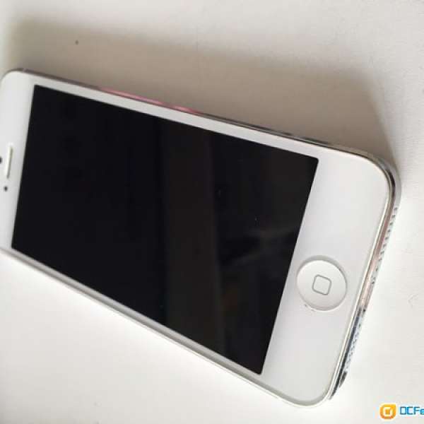 新淨 白色iPhone5 16gb 港行貨