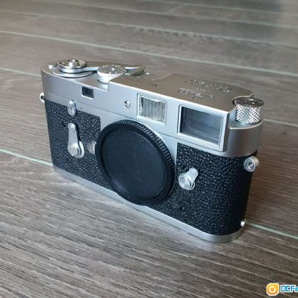 Leica M2 silver chrome w/ self timer