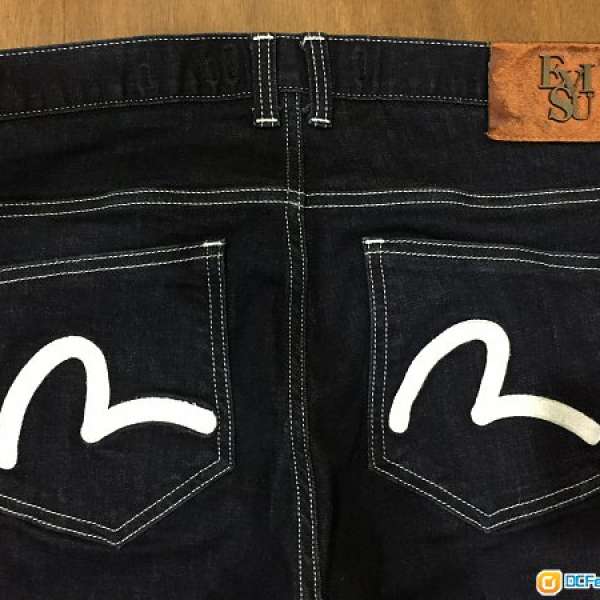EVISU 男裝 深藍色 牛仔褲 *32腰  *98 % new ! 購自韓國 。