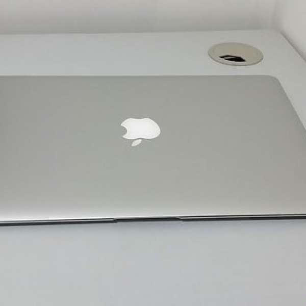 MacBook Air 13" (2015 early) 有盒 97% new