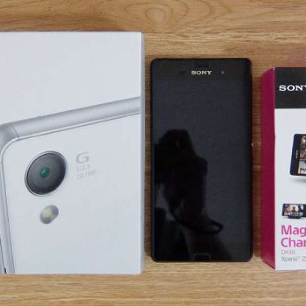 Sony Xperia Z3 (D6653) 單卡 黒色 + Sony Charging Dock