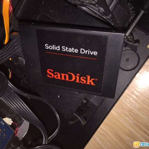SANDISK  2.5"128gb SATA3 6Gb/s (Solid State Drive, SSD) 固態硬碟
