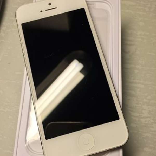 白色 iPhone 5 16GB $1600
