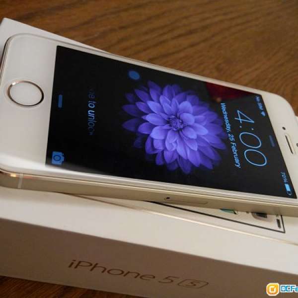 99% NEW Apple iPhone 5s 16gb 金色 香港行貨ZP 有保到2015年7月