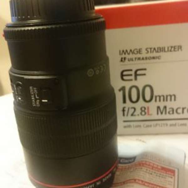 Canon EF 100mm macro F2.8L IS USM