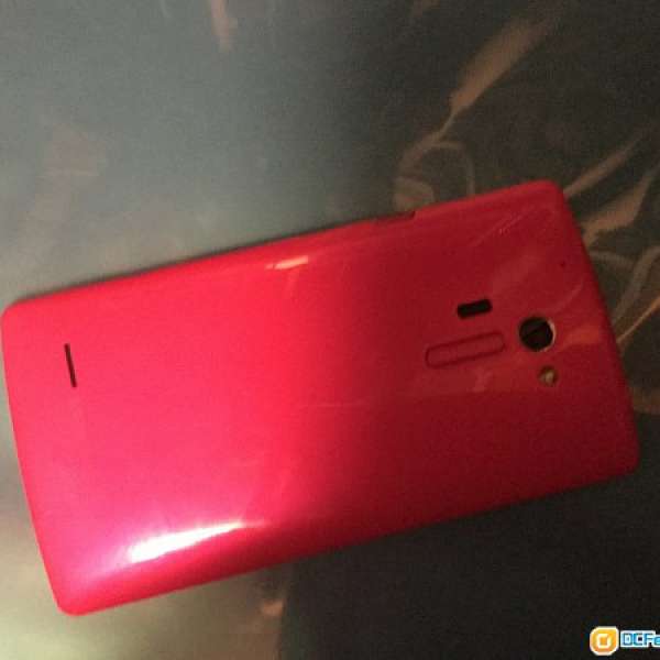 95%NEW  LG isai L24 日版G3 紅色 100%正常使用，無花、 已貼玻璃貼