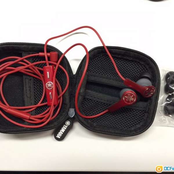 YAMAHA EPH-M200 earphones (RED)