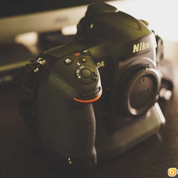 Nikon D4 (Body) - 99.99% New