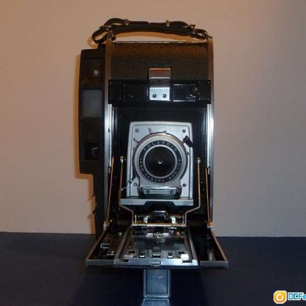 Polaroid cameras, the 單眼式 110 B連原裝皮箱閃燈