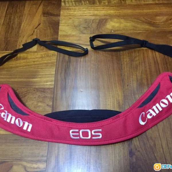 Canon Crumpler Red Industry Disgrace Camera Neck Strap