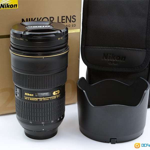 Nikon Nikkor AF-S 24mm-70mm/F2.8 Nano w/ B&W filter
