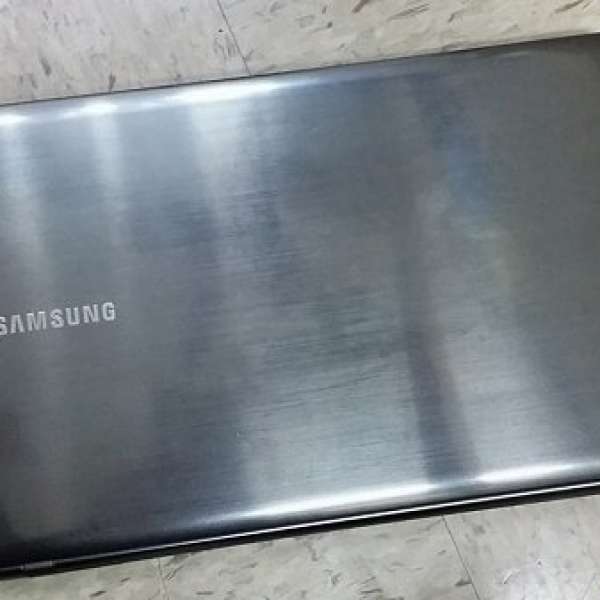 出售 二手Samsung NP550P5C